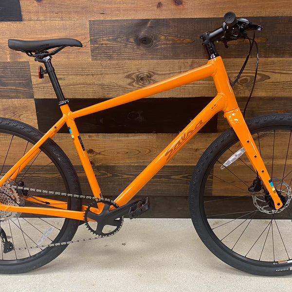 salsa flat bar gravel bike SALSA - JOURNEYER FLAT BAR DEORE 650B