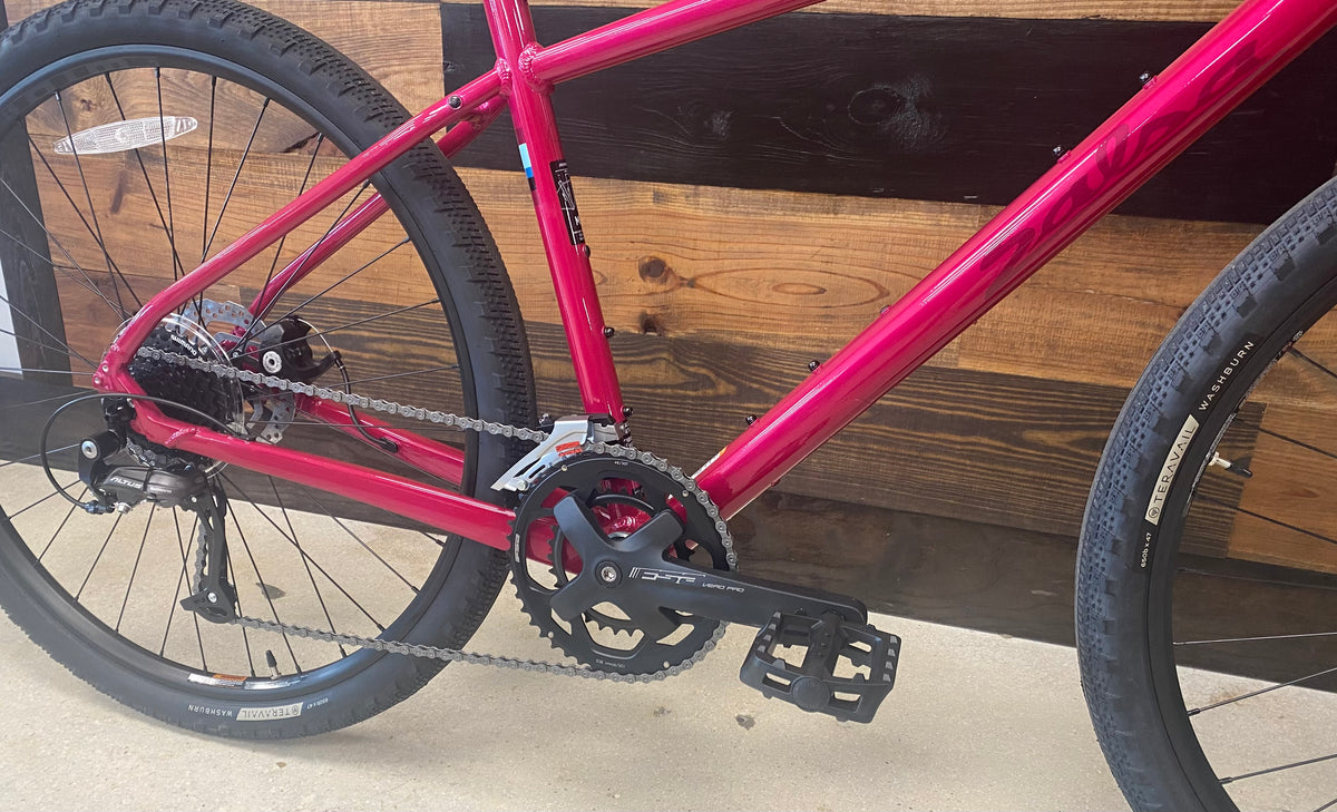 Salsa Journeyer 2.1 Flat Bar Altus 650 Bike - 650b, Aluminum, Ruby Red