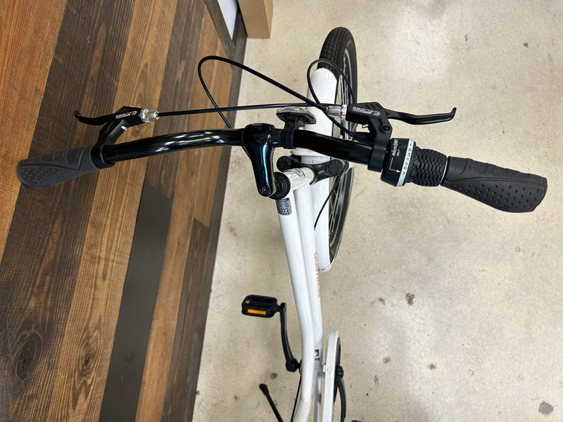 Schwinn Regioneer Adult Hybrid Comfort Bike